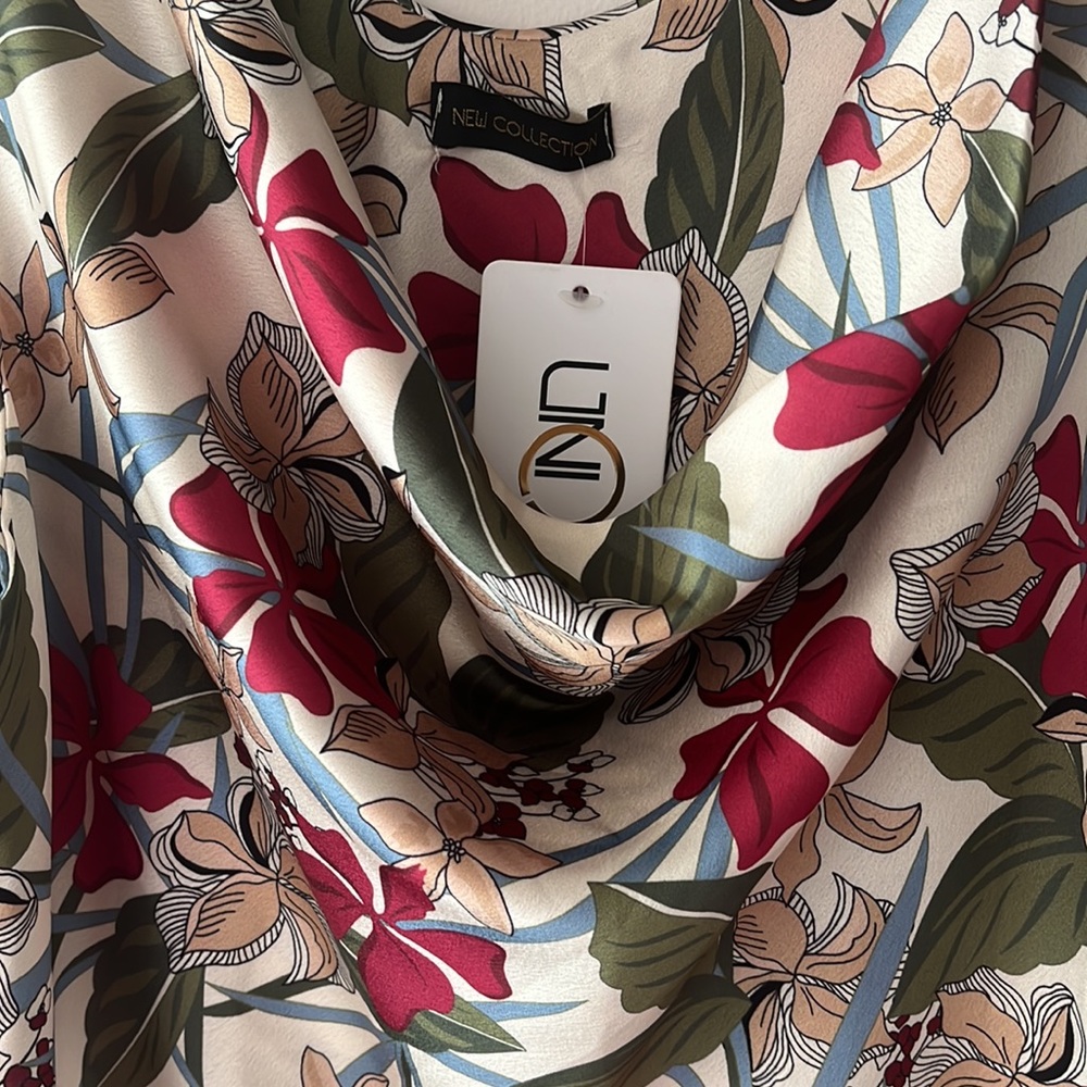 New Collection satin set, pants+top, NWT